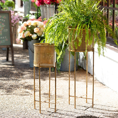 metal planter with stand